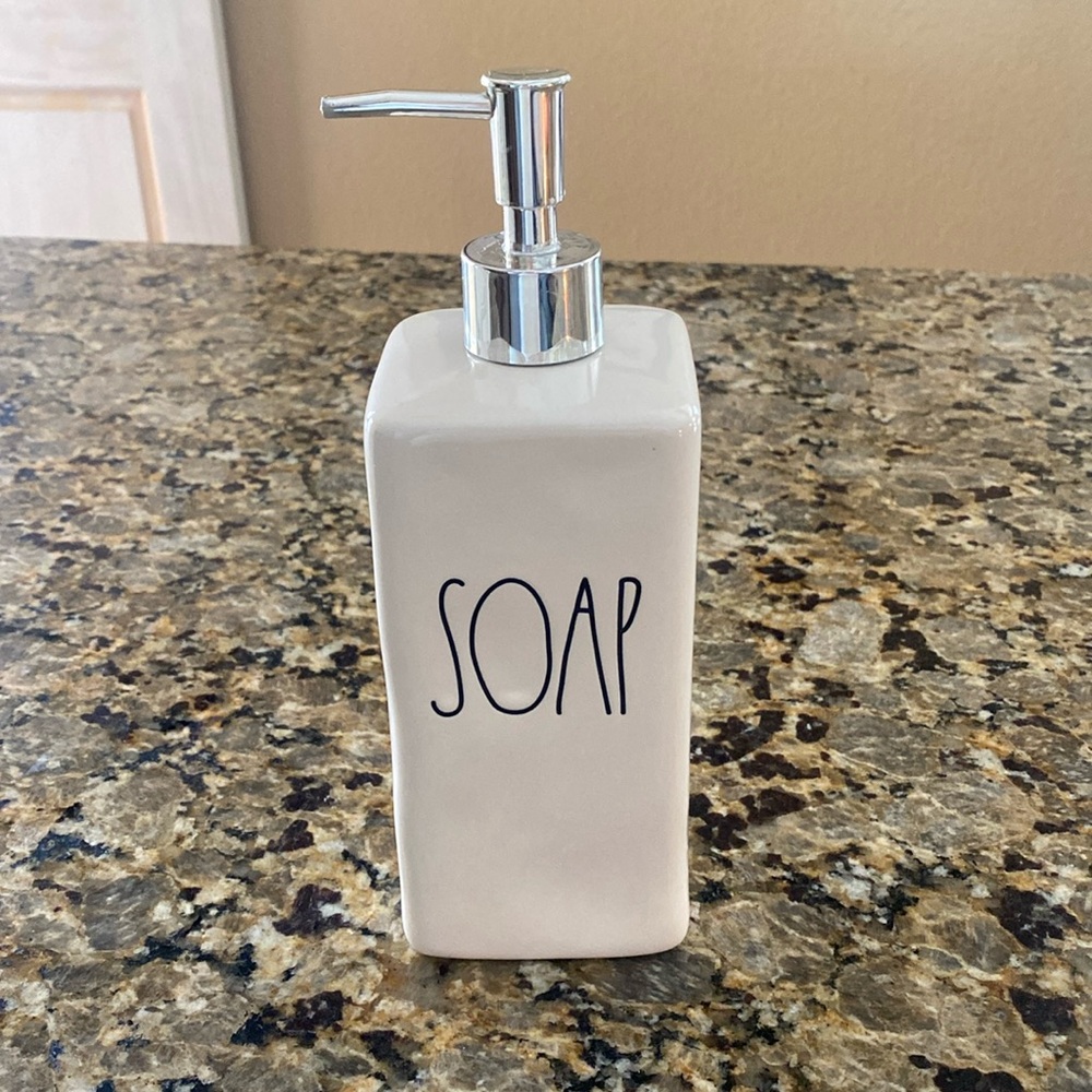 Rae Dunn soap dispenser